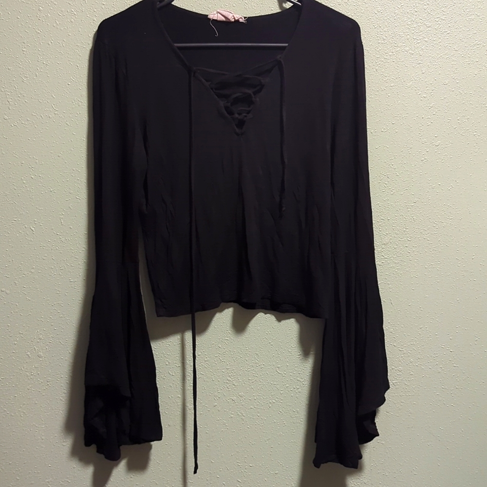 Long sleeve V-neck